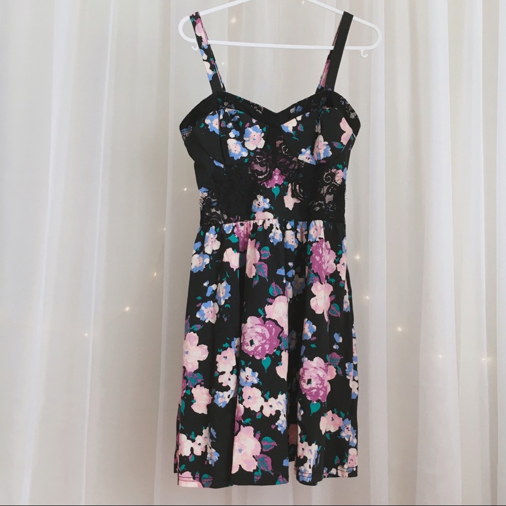 🎉SALE🎉 NWOT Topshop Floral Dress