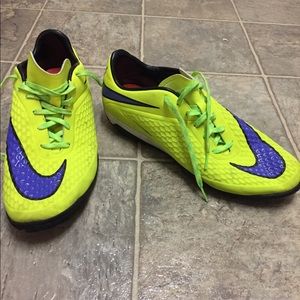 Nike Hypervenom Indoor Soccer Yellow Shoes.