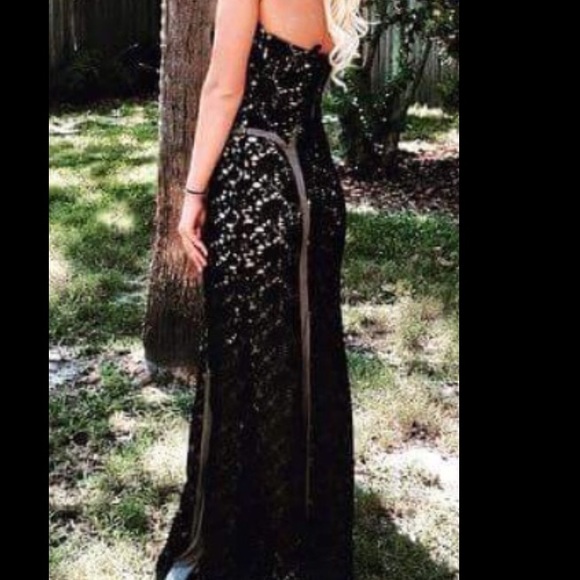 Lace nude and black formal dress - Picture 2 of 3
