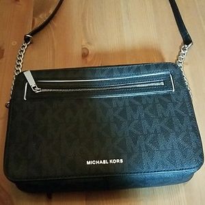 Authentic Michael kors crossbody  bag.