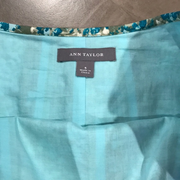 Like new skirt from Ann Taylor - Picture 2 of 4