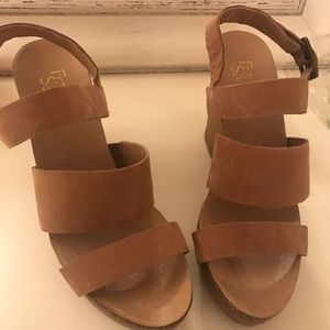 Tan Strappy Wedges ✨
