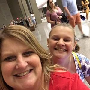 Meet your Posher, Lori