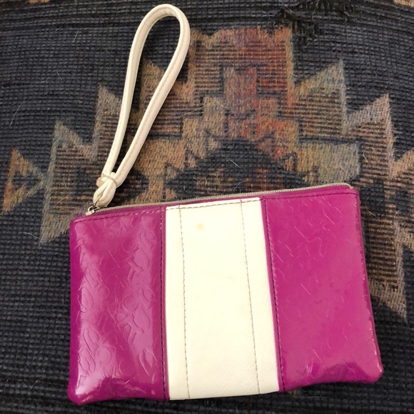 Kenneth Cole wristlet - Picture 2 of 4