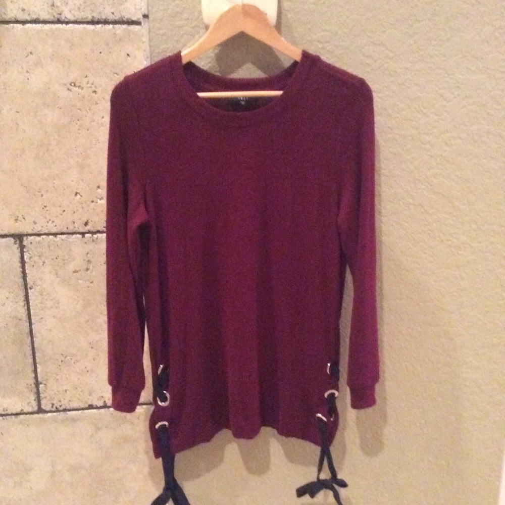 NWOT Long sleeve sweater.  Burgundy red top. - Picture 3 of 6