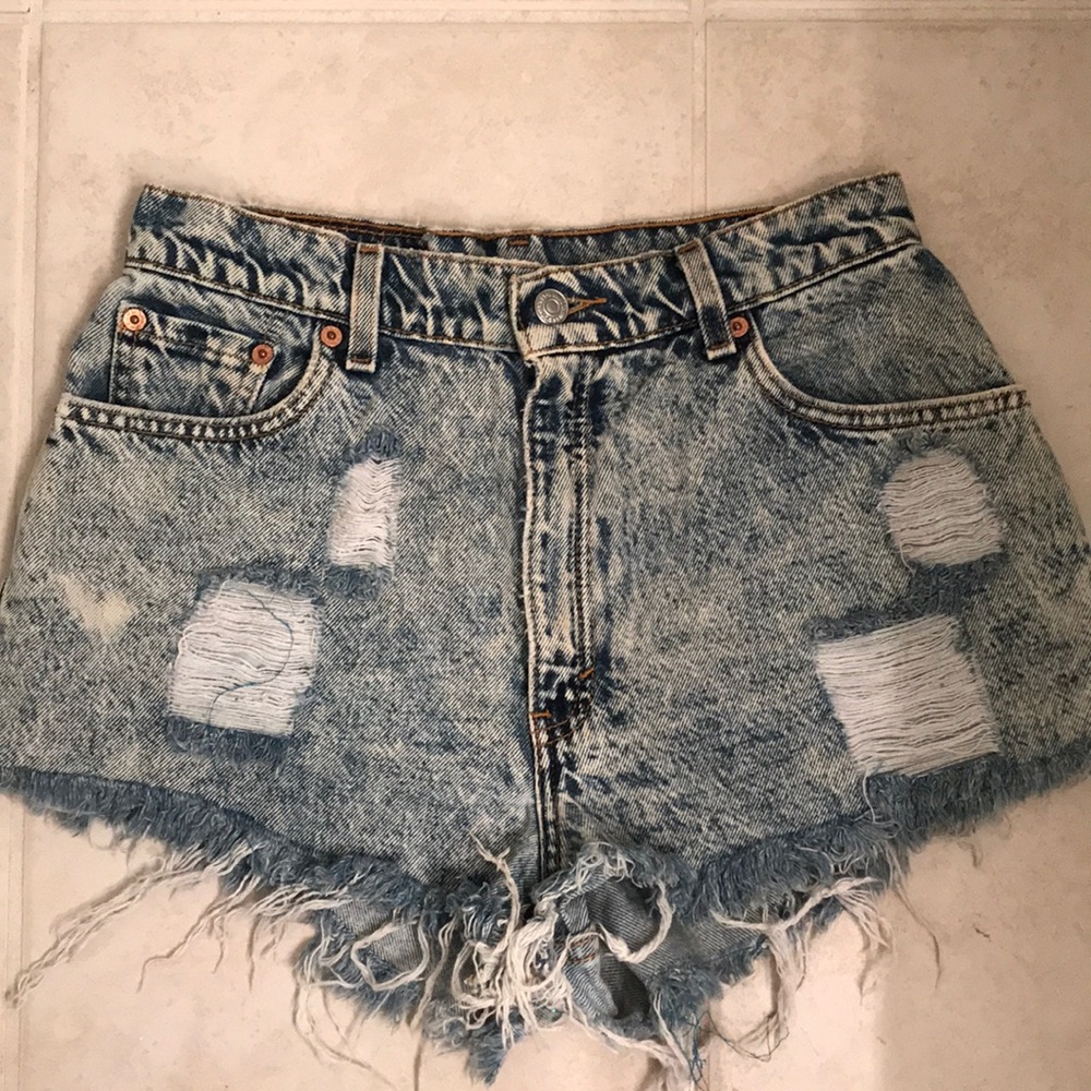 Levi’s high waisted shorts