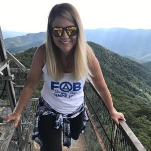 Meet your Posher, Ashley