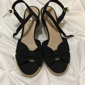 Bow wedges brand new