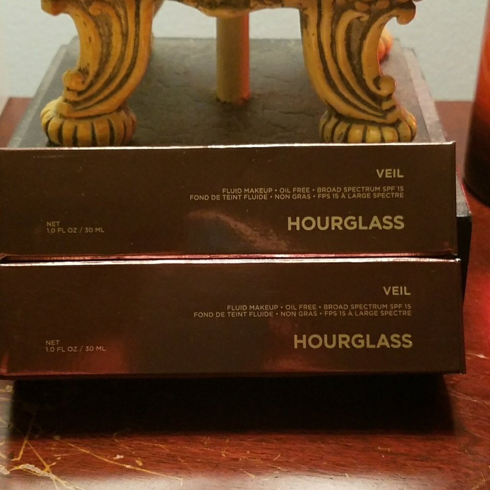 Hourglass Veil Fluid Makeup (#3 Sand)