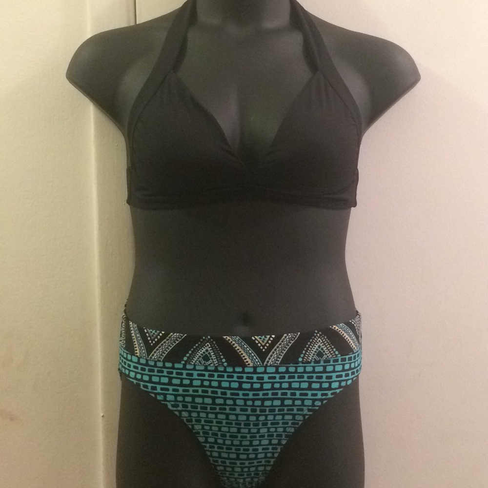 Athleta swimsuit top is a Medium and bottoms small