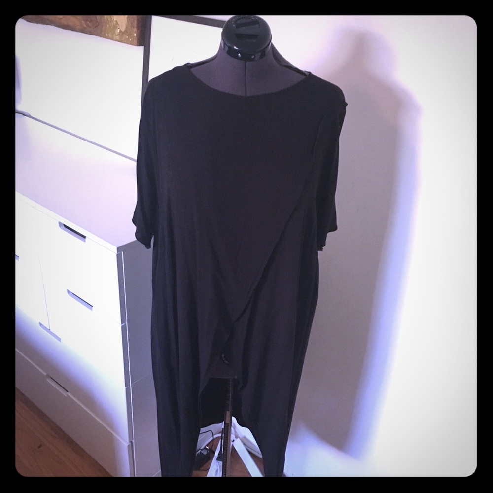 Black ASOS Curve High-Low Dip Back Blouse Plus, 22