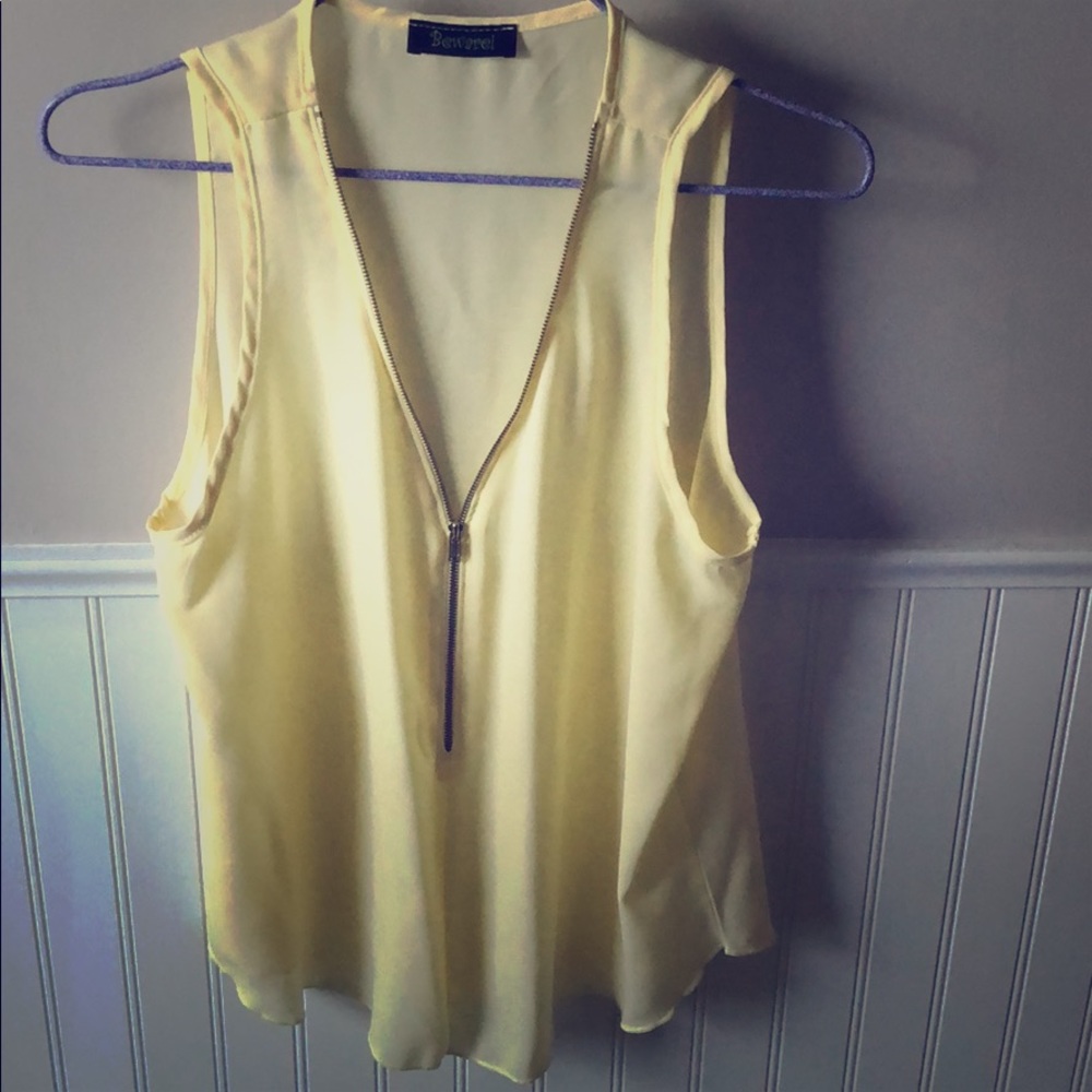 Baby yellow zip down front chiffon tank