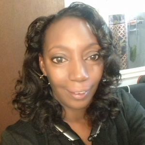 Meet your Posher, Lora