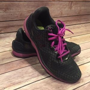 Under Armour Microg Sting TR Nitebrite size 7