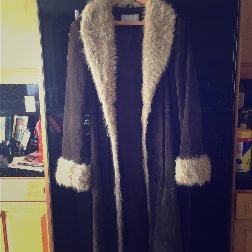 Long leather coat with fur