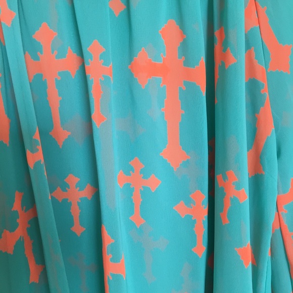 Top - Picture 2 of 2