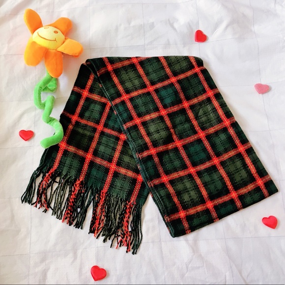 NWT Beautiful Cozy Scarf - Picture 2 of 3