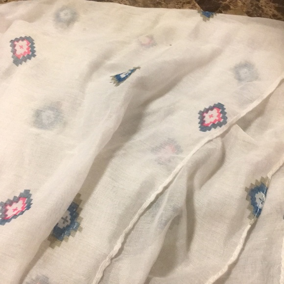 Infinity scarf with tribal pattern - Picture 3 of 3