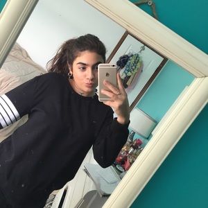 Striped b&w crewneck