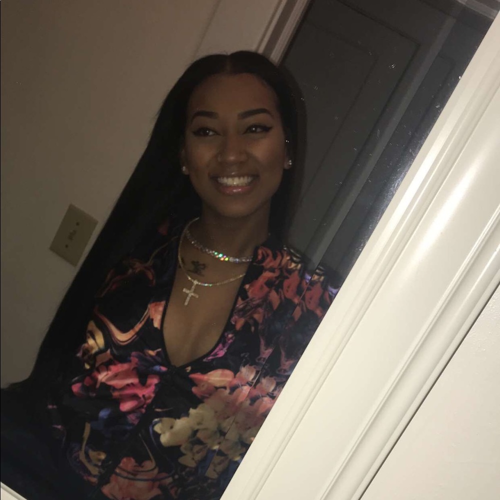 Meet your Posher, Fayth