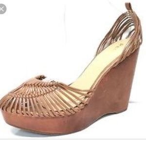 Report “dashiell” wedges