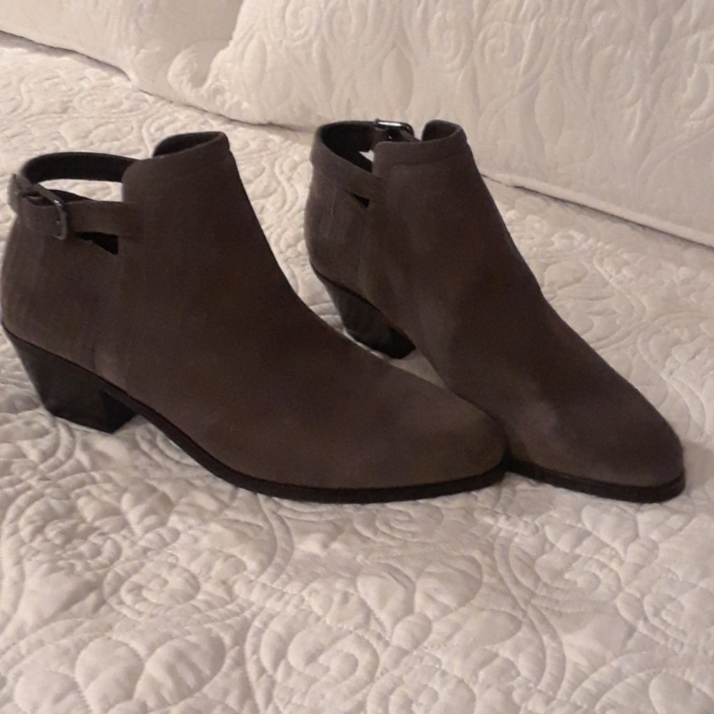 NWT* VIA SPIGA bootie