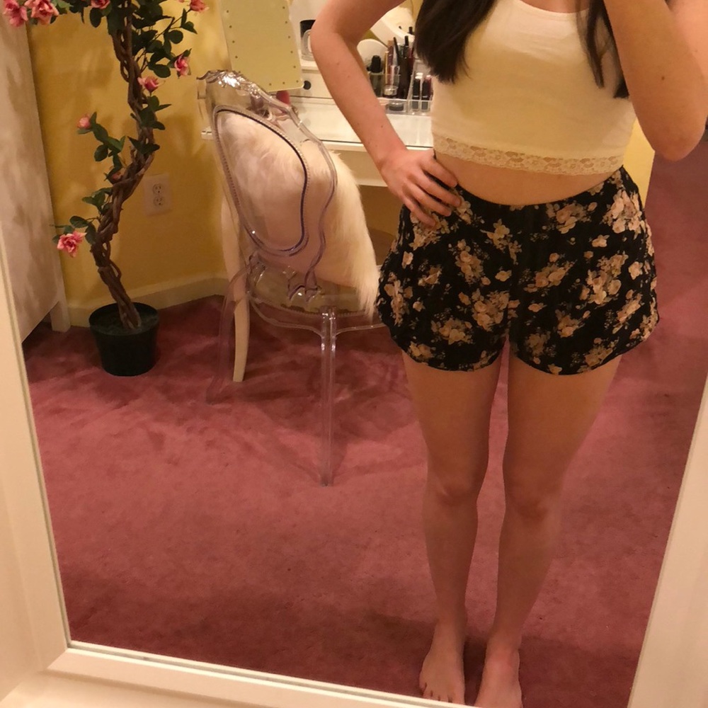 floral tap shorts🌹