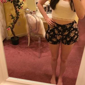 floral tap shorts🌹
