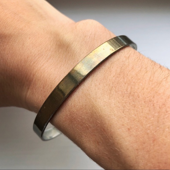 Vintage Jewelry - Vintage brassy gold stacking bangle bracelet