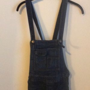 Skinny jeans overall!