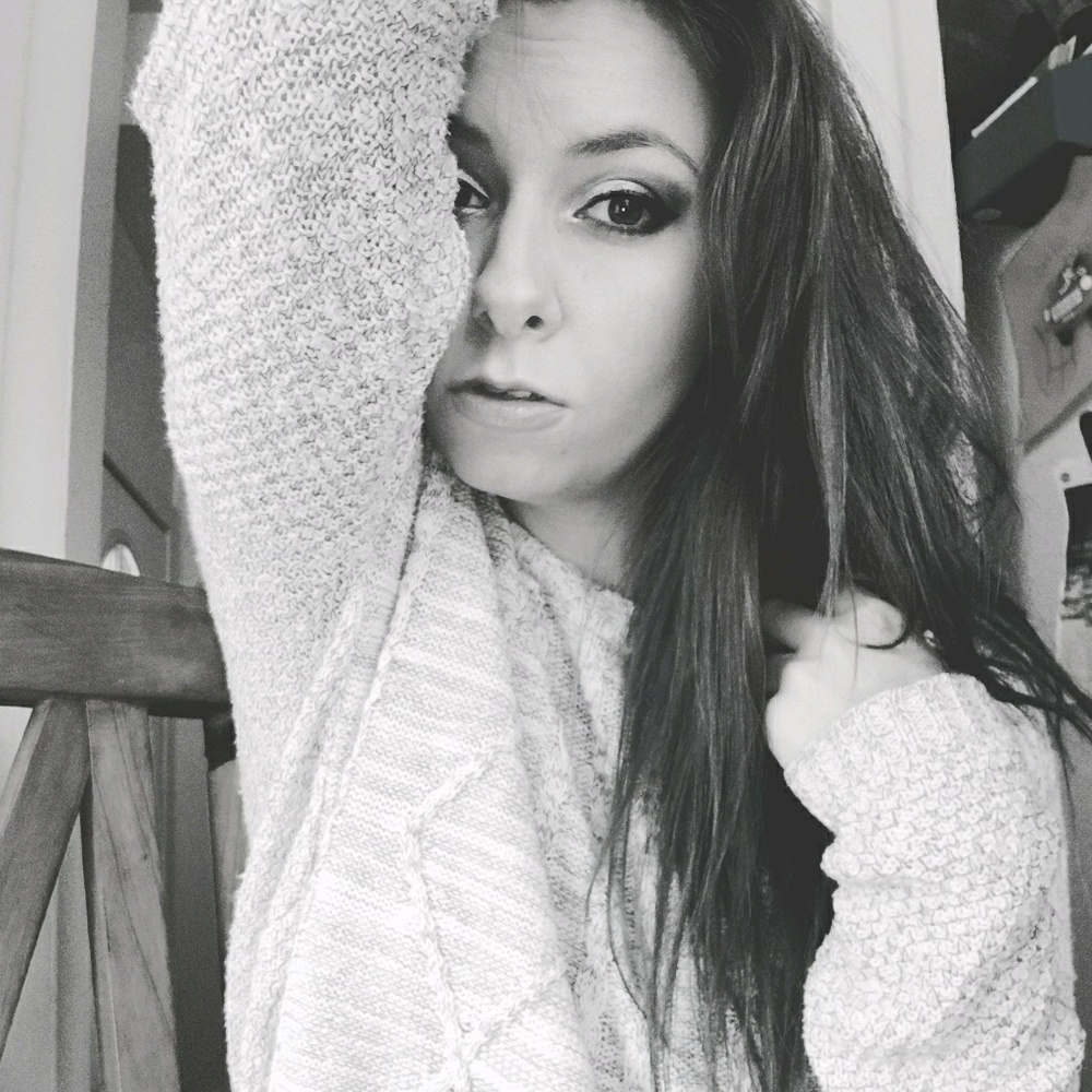 Meet your Posher, Ione