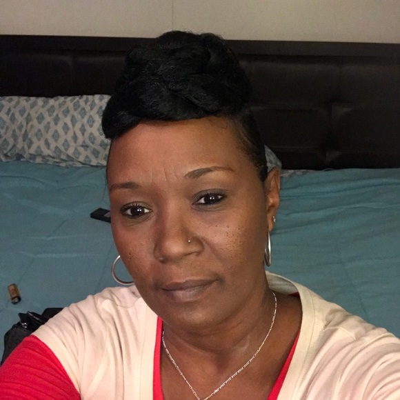 Meet your Posher, Rhonda - Picture 1 of 1