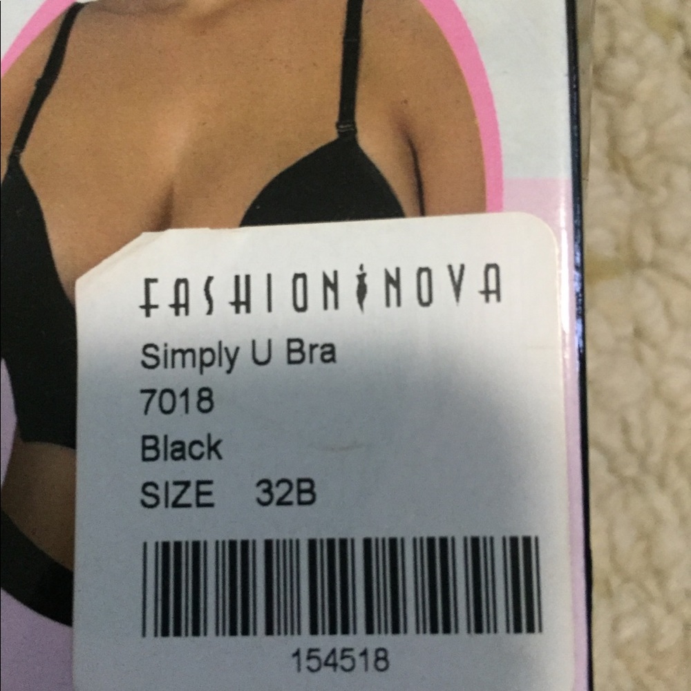 Fashion nova bra