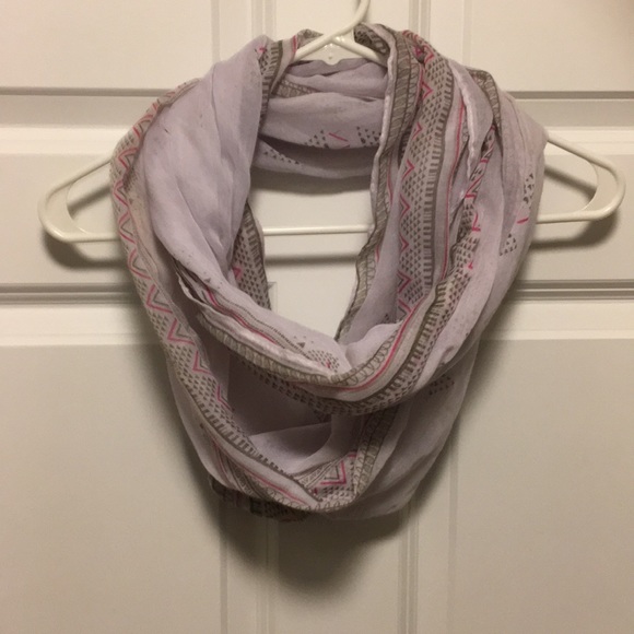 Infinity scarf geometric pattern - Picture 1 of 2