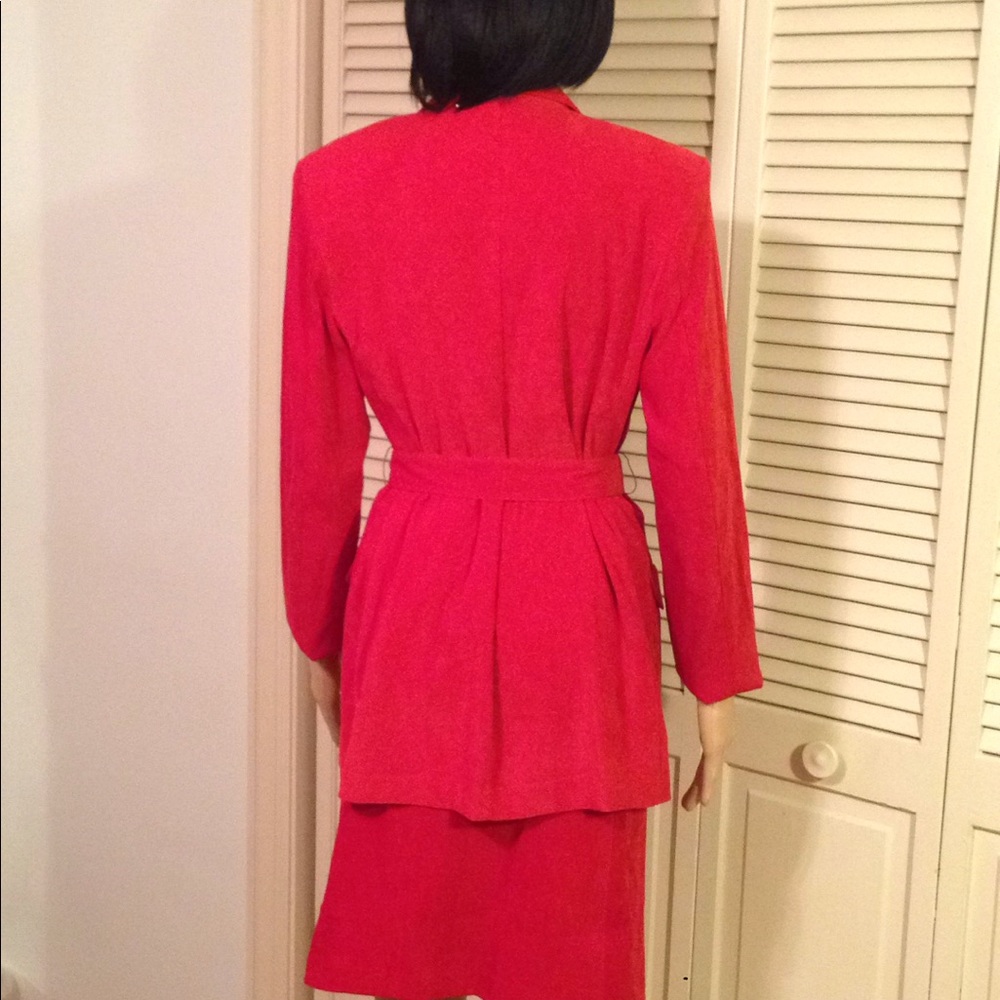 Suit - Picture 5 of 5