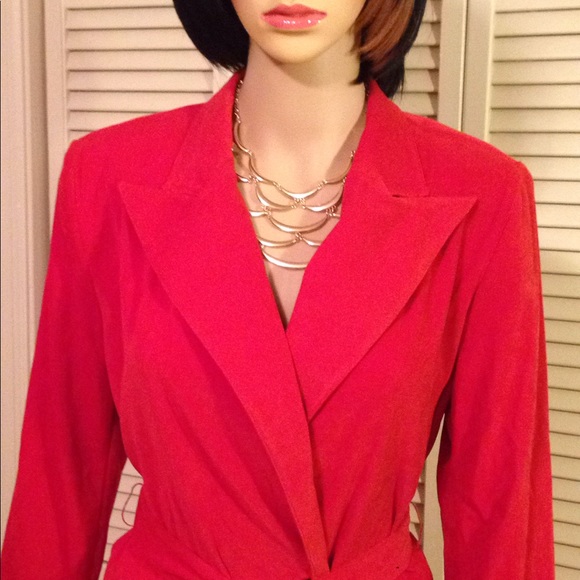 Suit - Picture 4 of 5