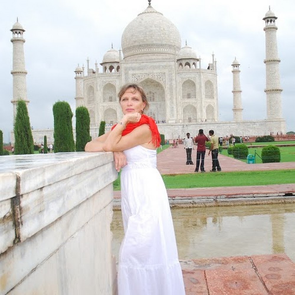 Meet your Posher, Ana