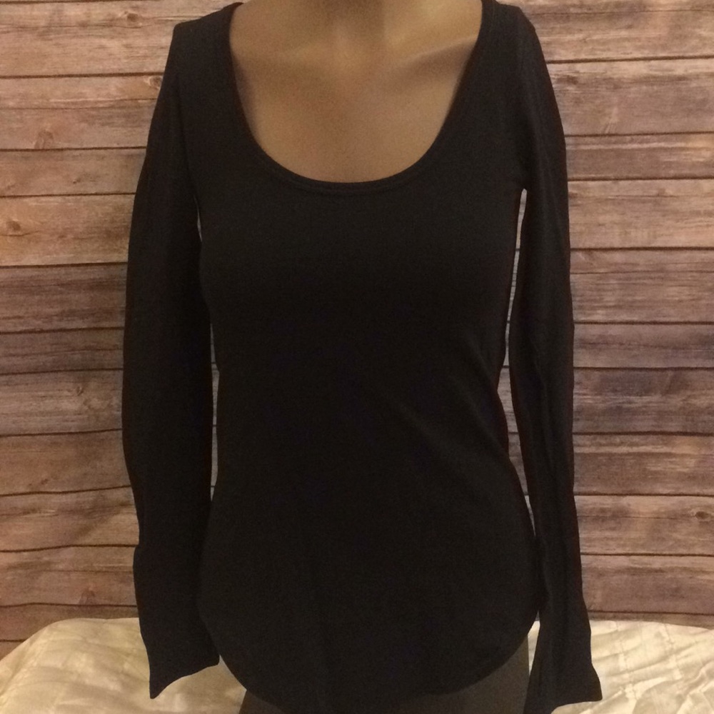 Lululemon fitted long sleeves top size 4