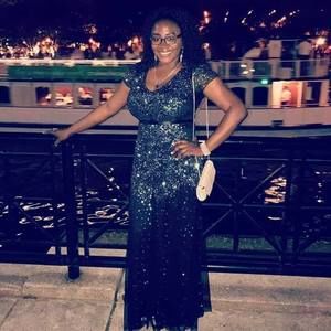 Meet your Posher, Esther