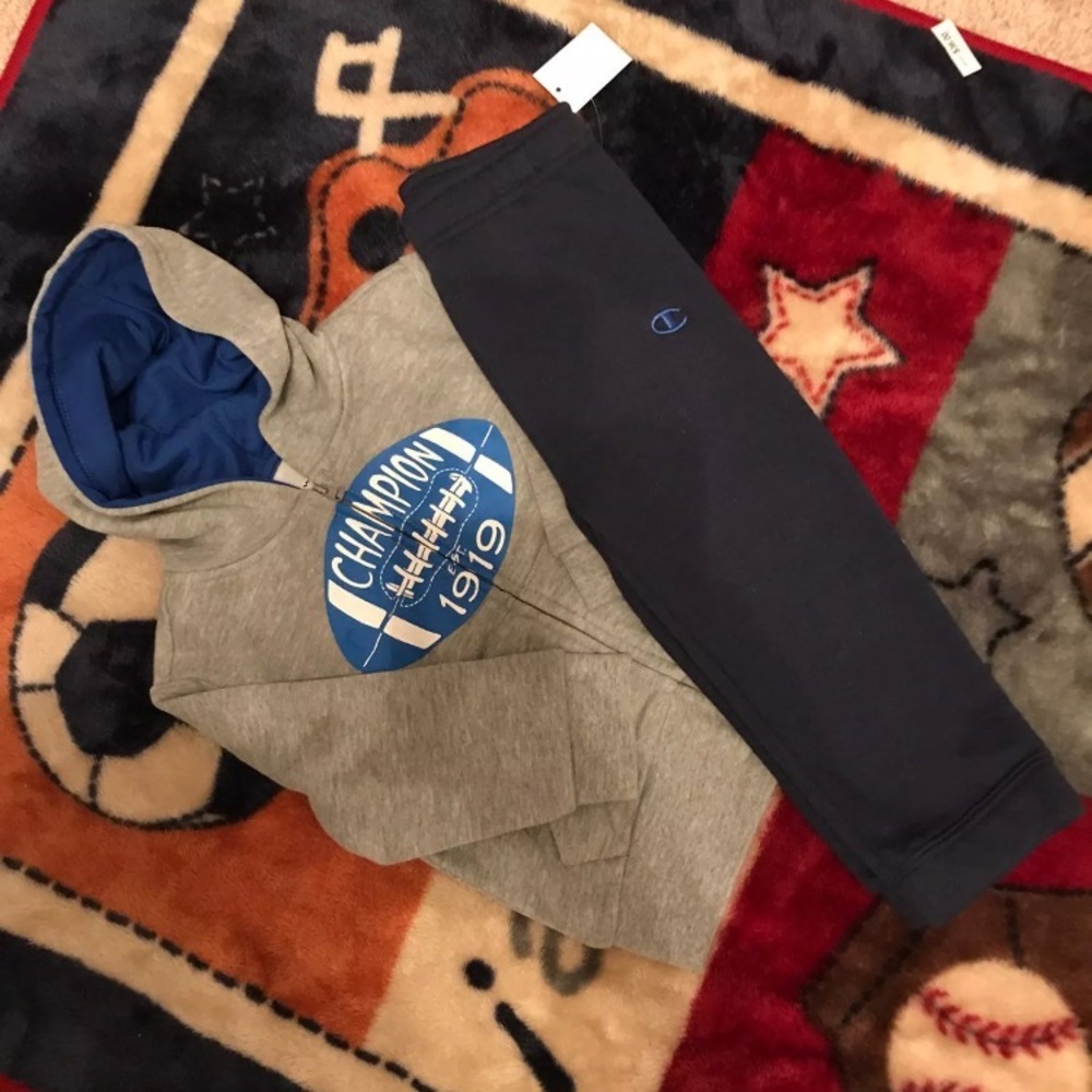 Champion infant boy sweat shirt /pants size 18 M