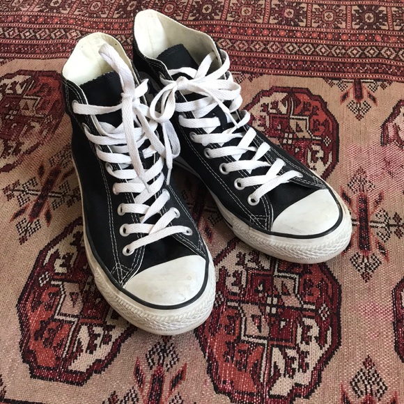 BOGO - Classic! High top Converse - Picture 2 of 4