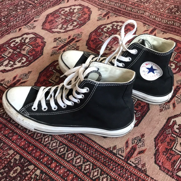 BOGO - Classic! High top Converse - Picture 4 of 4