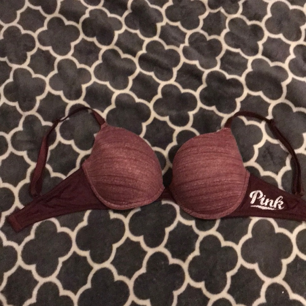VS pink bra