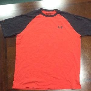 Under Armour charged large red and black shirt