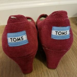 TOMS corduroy wedge