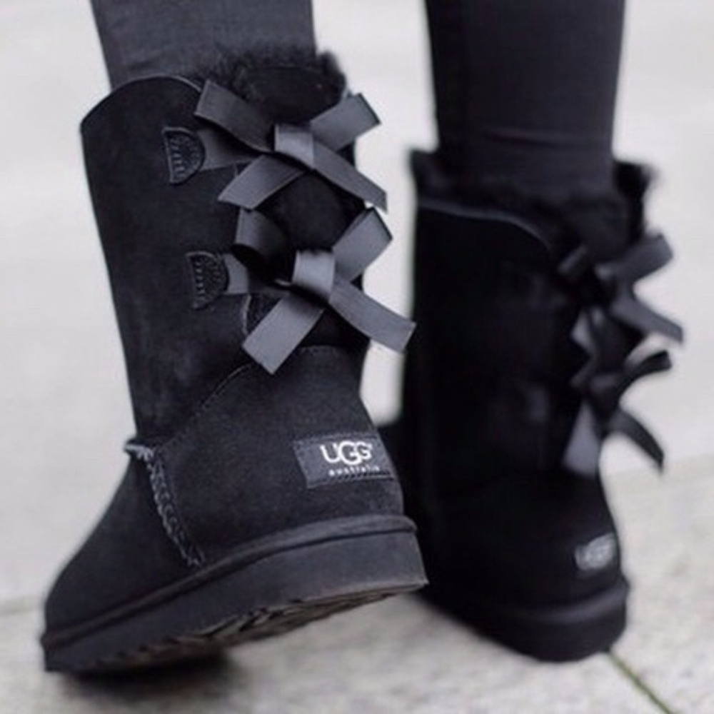 UGG Bailey Bow Black II