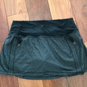 EUC Lululemon tennis/running skirt size 8