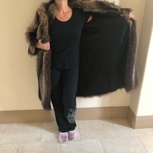 Real Fur Coat - Picture 3 of 3