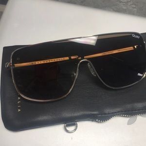 Quay Australia Unbothered Sunnies