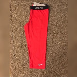 Nike Pro workout leggings